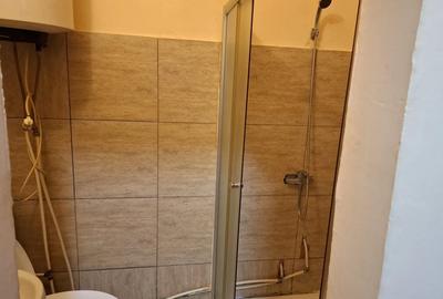 Inchiriez garsoniera - 2