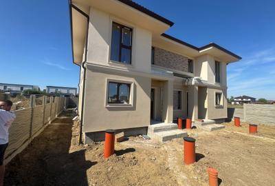 Duplex cu 4 camere cu Canalizare în Moșnița Nouă - 2