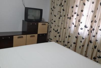 Piata Veteranilor Proprietar inchiriez apartament 3 camere - 6