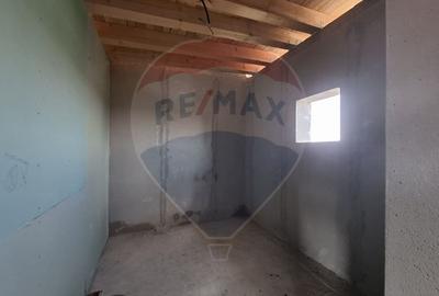 Casă individuală cu 6 camere cu Teren 246 Mp în Central - 19