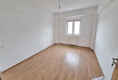 Apartament 4 camere decomandat Milcov-Bacau - 2