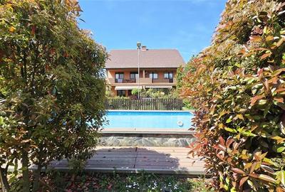 Casă individuală cu 8 camere cu Canalizare în Girocului - 25