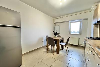 Apartament Renovat cu 2 Camere si Parcare zona Centrala - 8