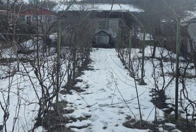 Casă cu 4 camere în Ghiocel