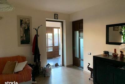 Casă cu 8 camere cu Teren 450 Mp în Clinceni
