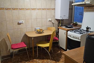 Apartament 2 camere mobilat si utilat cu centrala proprie de apartament etaj 3/5 - 9