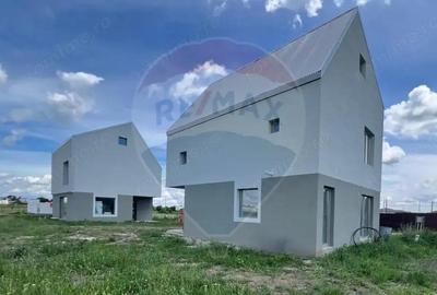 Casa / Vila - 132,5 mp , teren - 264 mp / zona Carcea
