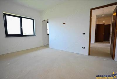 FILM! Casa personalizabila,pe un singur nivel, pod mansardabil,pozitie cu liniste,Sanpetru - 1