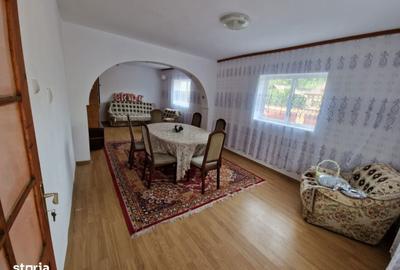 Casă cu 5 camere cu Teren 600 Mp în Voinești - 9