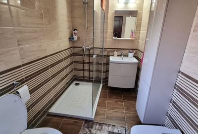 Casă cu 4 camere cu Teren 4448 Mp în Lăcusteni - 5