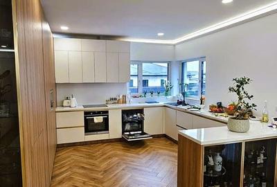 Casă cu 4 camere cu Teren 2100 Mp în Șcheia - 2