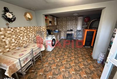 Casă cu 4 camere cu Teren 2650 Mp în Dumitra - 4
