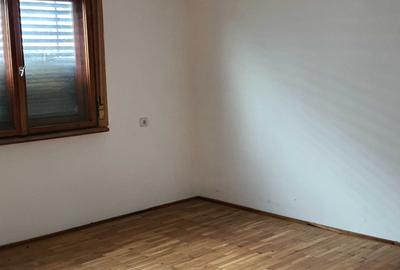 Casă cu 4 camere în Central - 3