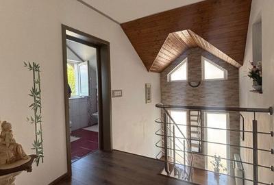 Casă cu 4 camere în Central - 6