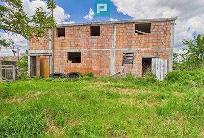 Casa mare, la rosu cu teren generos in ?imand Casa mare, la rosu cu teren generos in ?imand - 2