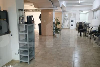 Spațiu comercial, de 260 mp, în Central - 4