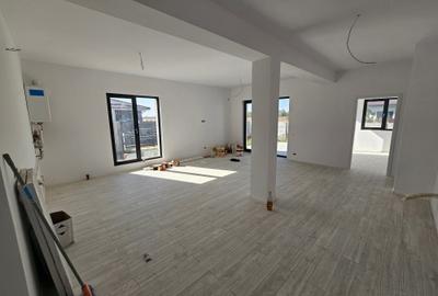 Casă individuală cu 4 camere cu Canalizare în Tunari - 3