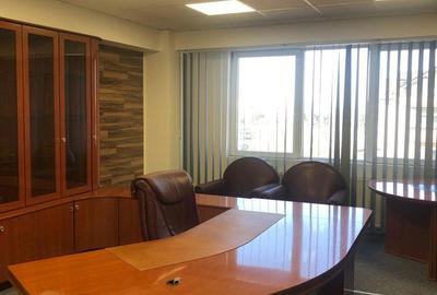 Spațiu comercial, de 92 mp, în Central - 2