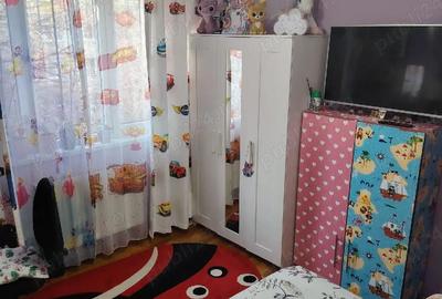 Apartament cu 2 camere decomandat în Titan