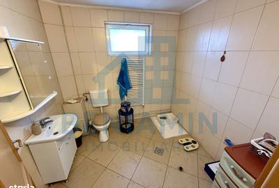 Casă cu 5 camere cu Teren 214 Mp în Central - 2