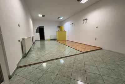 Spațiu comercial, de 90 mp, în Livada - 2