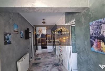 Casă cu 7 camere cu Canalizare în Adjud - 3