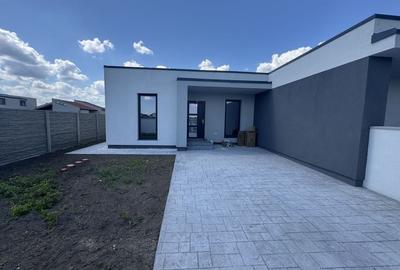 Casă individuală cu 4 camere în Săcălaz