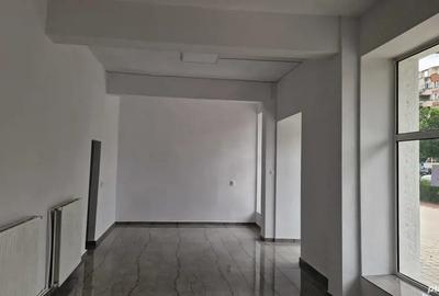Spațiu comercial, de 90 mp, în 22 Decembrie - 2