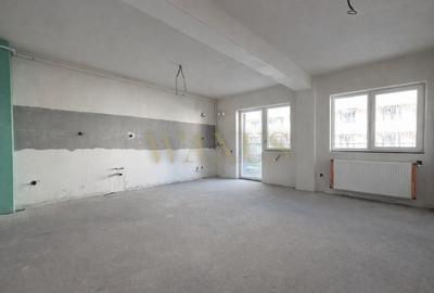 Apartament cu 3 camere semidecomandat în Florești