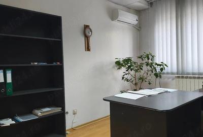 Spațiu comercial, de 110 mp, în Central - 9