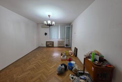 Titan, 10 minute metrou Costin Georgian, la piata Minis,  2 grupuri sanitare - 15