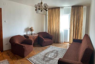 Apartament cu 3 camere semidecomandat, mobilat în Tineretului - 1