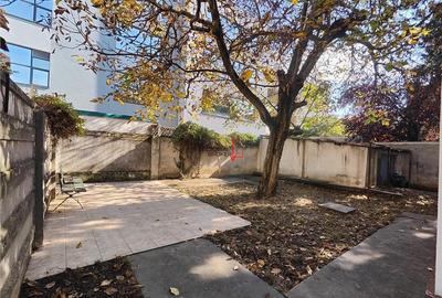 Casă cu 8 camere cu Teren 374 Mp în Agronomie