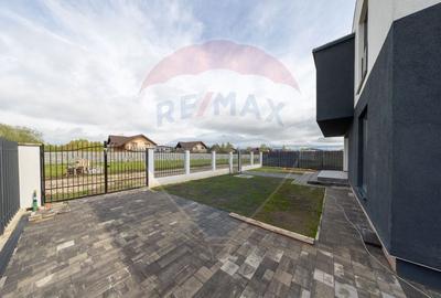 Casă cu 4 camere cu Teren 501 Mp în Sânpetru - 24
