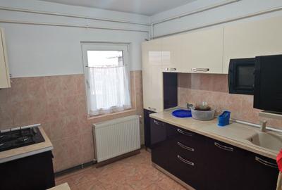 Apartament cu 3 camere decomandat în Orizont - 2