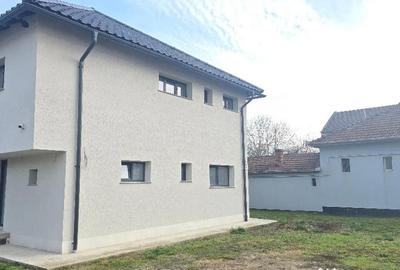 Casă cu 4 camere cu Teren 400 Mp în Gării - 2