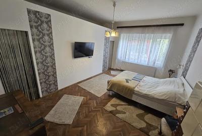 Apartament cu 3 camere în Central - 1