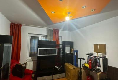 Vanzare apartament 3 camere Oltenitei Piata Sudului