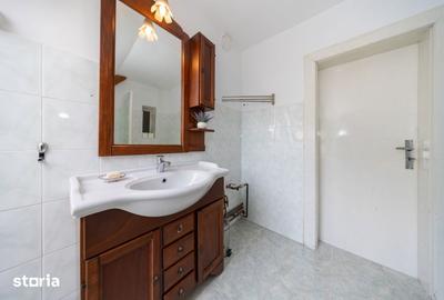 Apartament cu 3 camere în Tractorul - 2