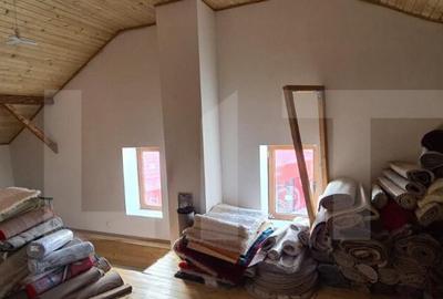 Spatiu comercial, casa veche si teren - 4