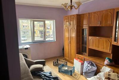 Garsonieră decomandată în Schela - 1