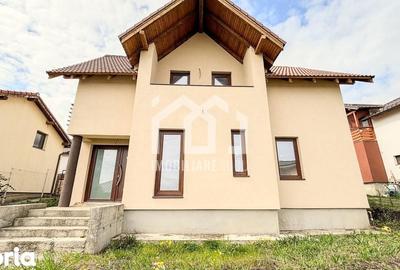 Casă cu 4 camere cu Teren 300 Mp în Iris