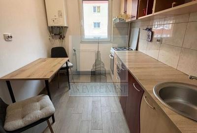 De inchiriat apartament decomandat zona Răcădău - 5