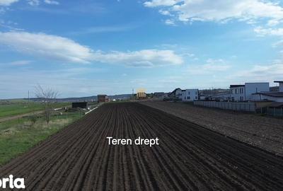 Teren de 3498 mp, în Ipotești - 2