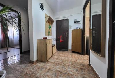 Apartament cu 4 camere decomandat în Titan - 2