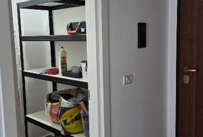 Apartament cu 2 camere semidecomandat, mobilat în Tractorul - 10