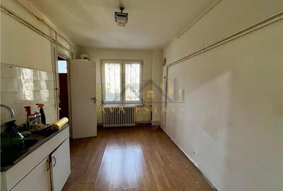 Apartament cu 4 camere semidecomandat în Punctele Cardinale - 12
