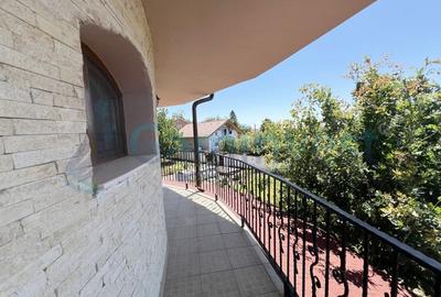 Casă individuală cu 8 camere cu Canalizare în Episcopia Bihorului - 30