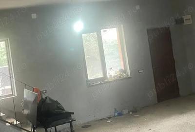 Casă cu 4 camere în Dobroești