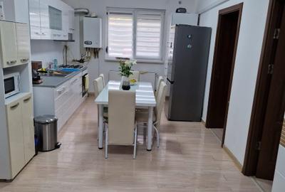 Apartament cu 2 camere decomandat în Central - 2